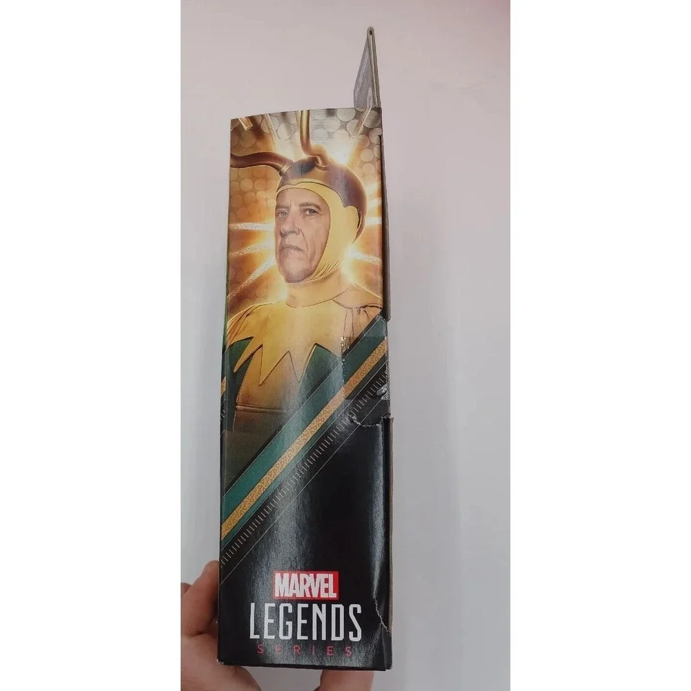 Loki Marvel Legends Classic Loki. In box. I don't think‎ it's ever been opened.